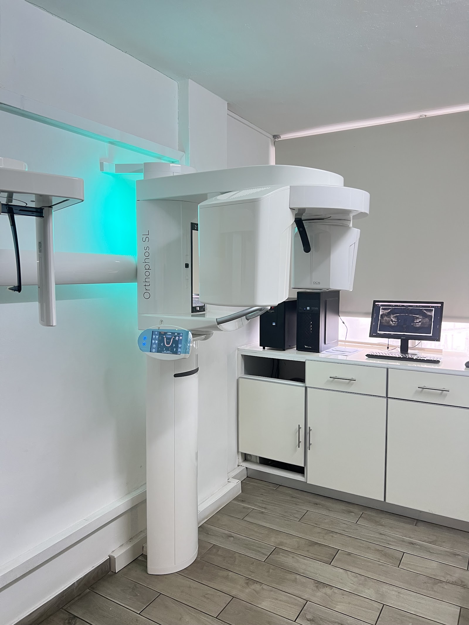 St Jean Dental Care - centre for digital dentistry and advanced dental implants - open 7 days.
