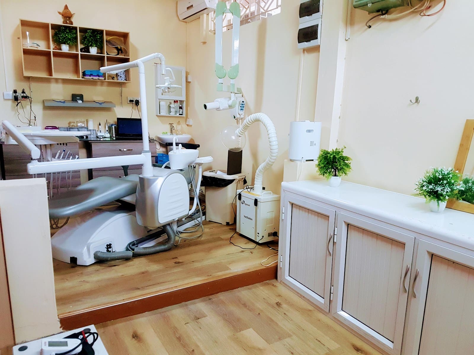 Dr Chandi Dental Clinic