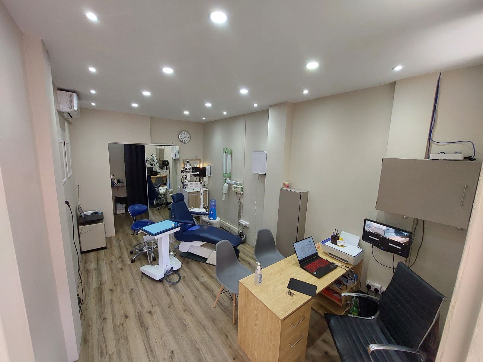 Dr M. I. Modassir Abdul — Dentists