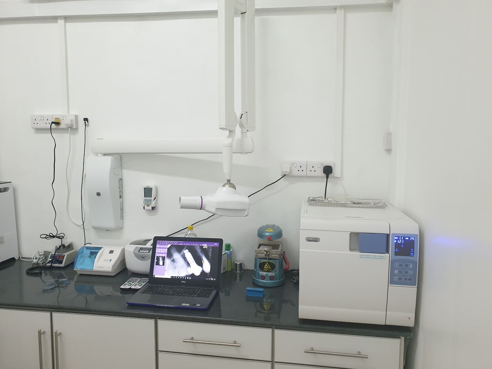 Smile Hub Dental Clinic