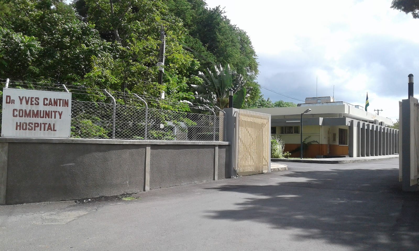 Dr Yves Cantin Community Hospital — Dentists