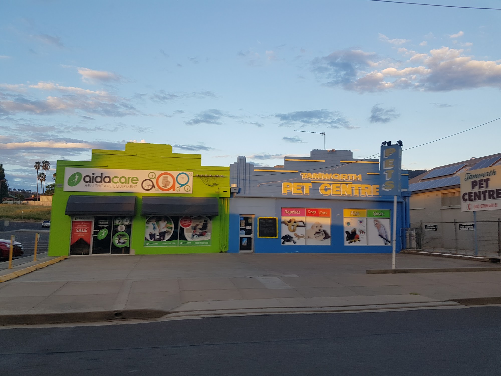 Tamworth Pet Centre — Pet Groomers