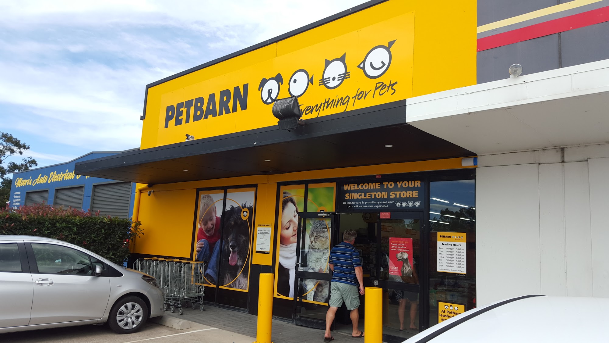 Petbarn Singleton — Pet Groomers