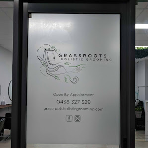 Grassroots Holistic Grooming logo