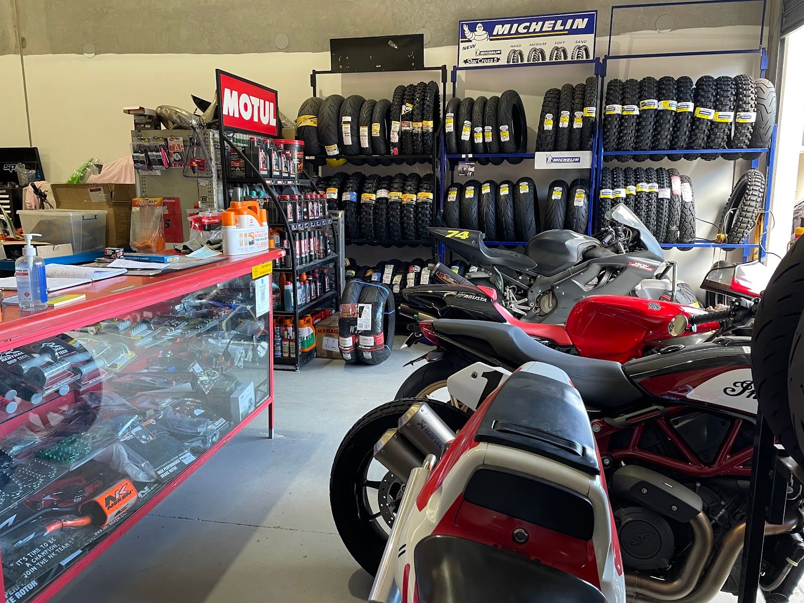 Vecey Moto Service — Motorcycle Mechanics