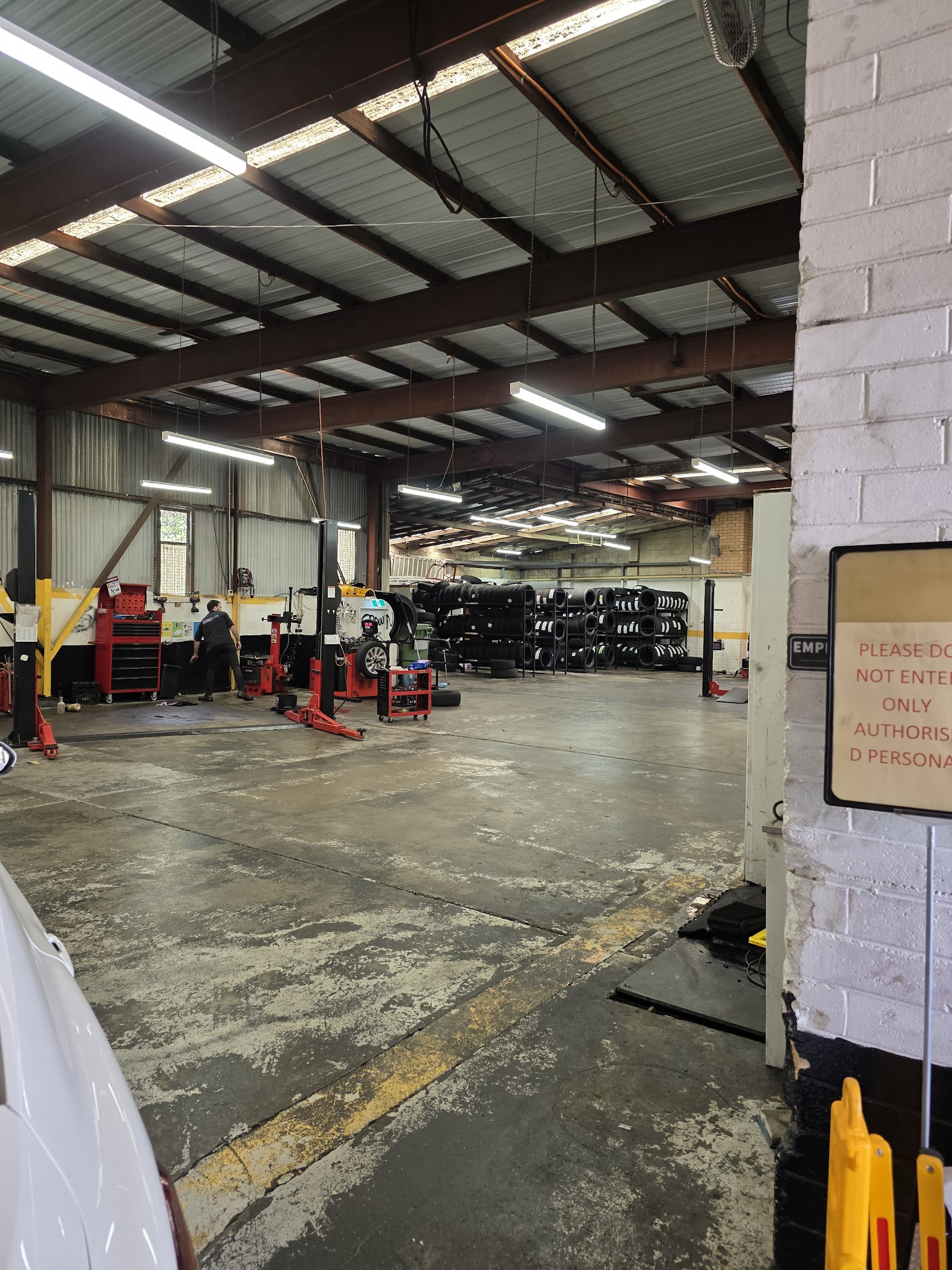 crown workshop & tyre services