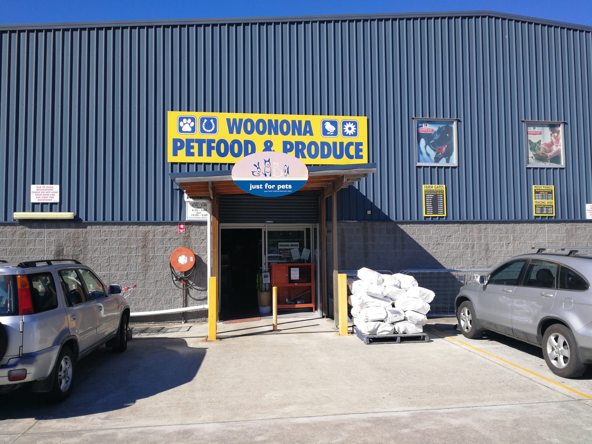 Woonona Petfood & Produce — Pet Groomers