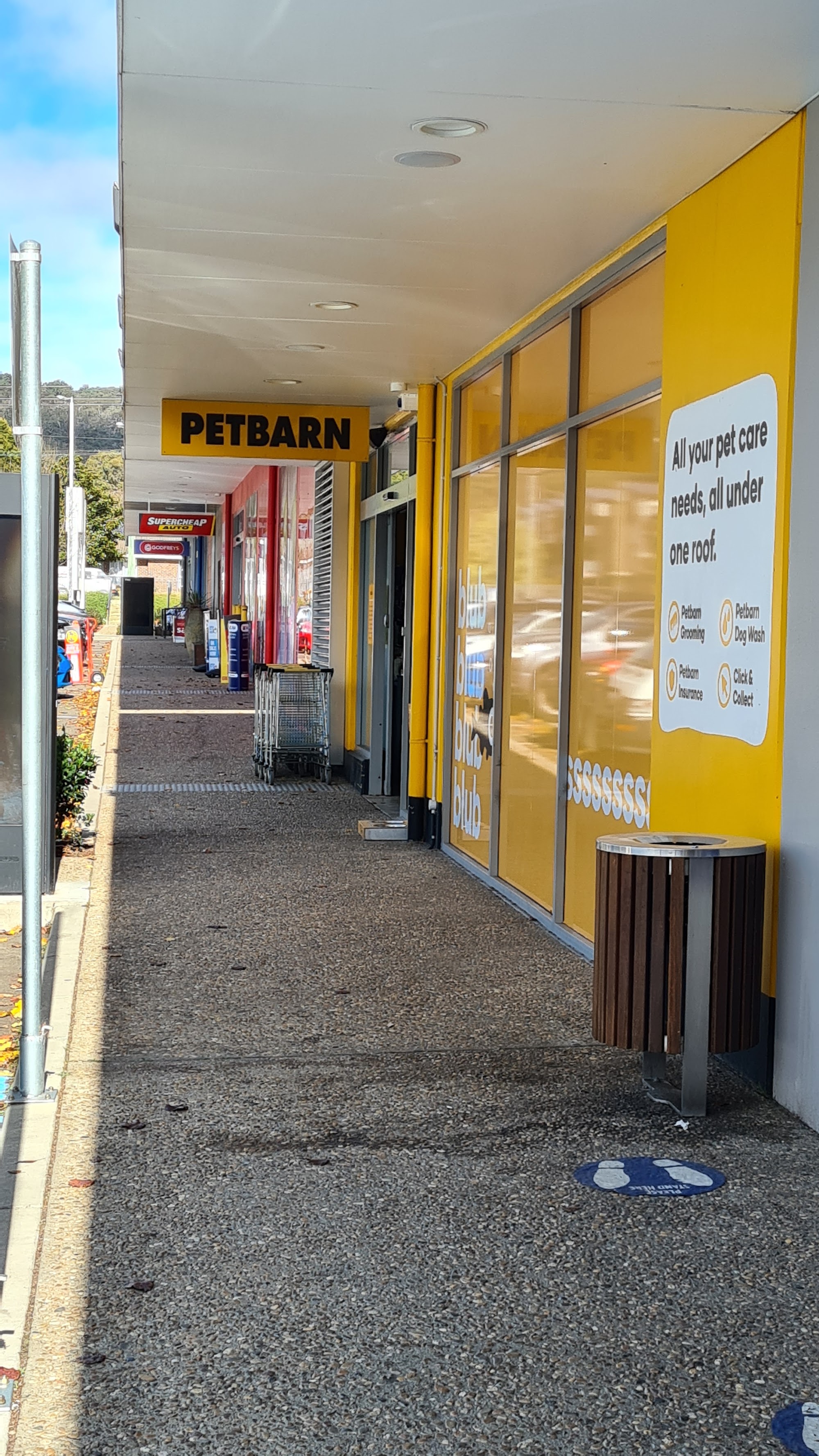 Petbarn Mittagong Highlands — Pet Groomers