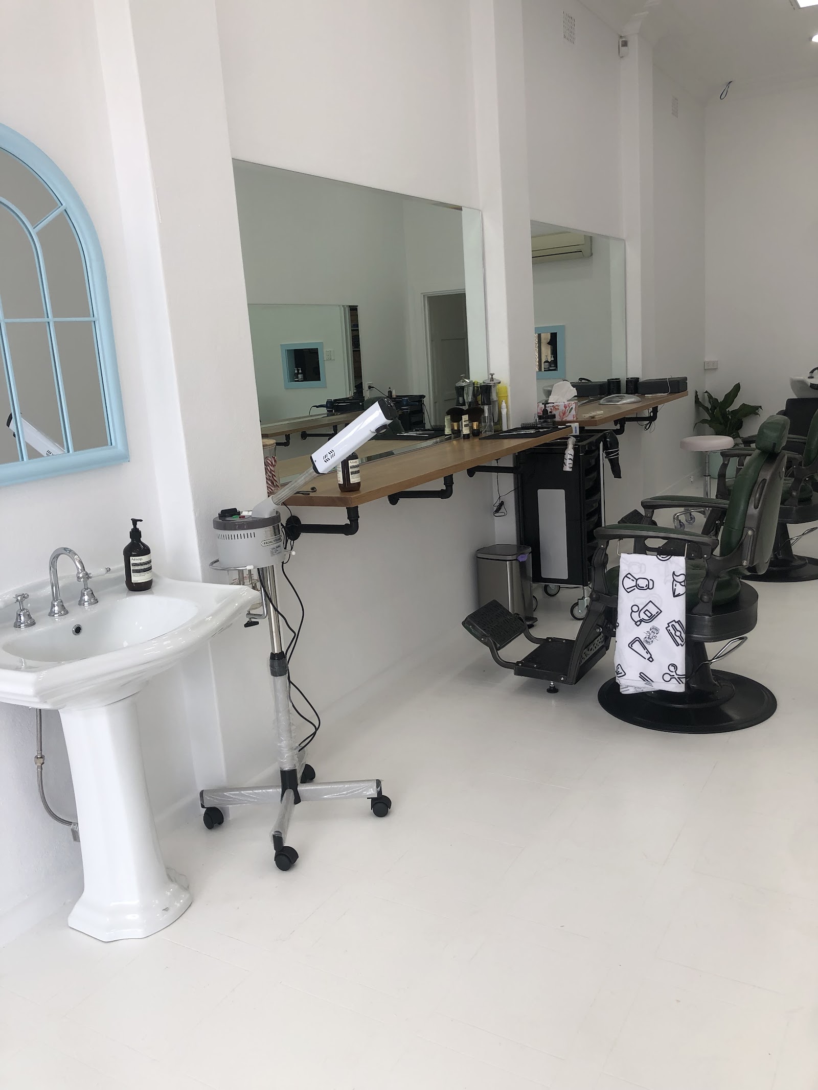 Moss & Mane — Pet Groomers