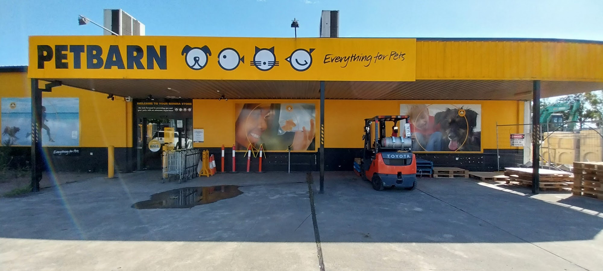 Petbarn Nowra — Pet Groomers