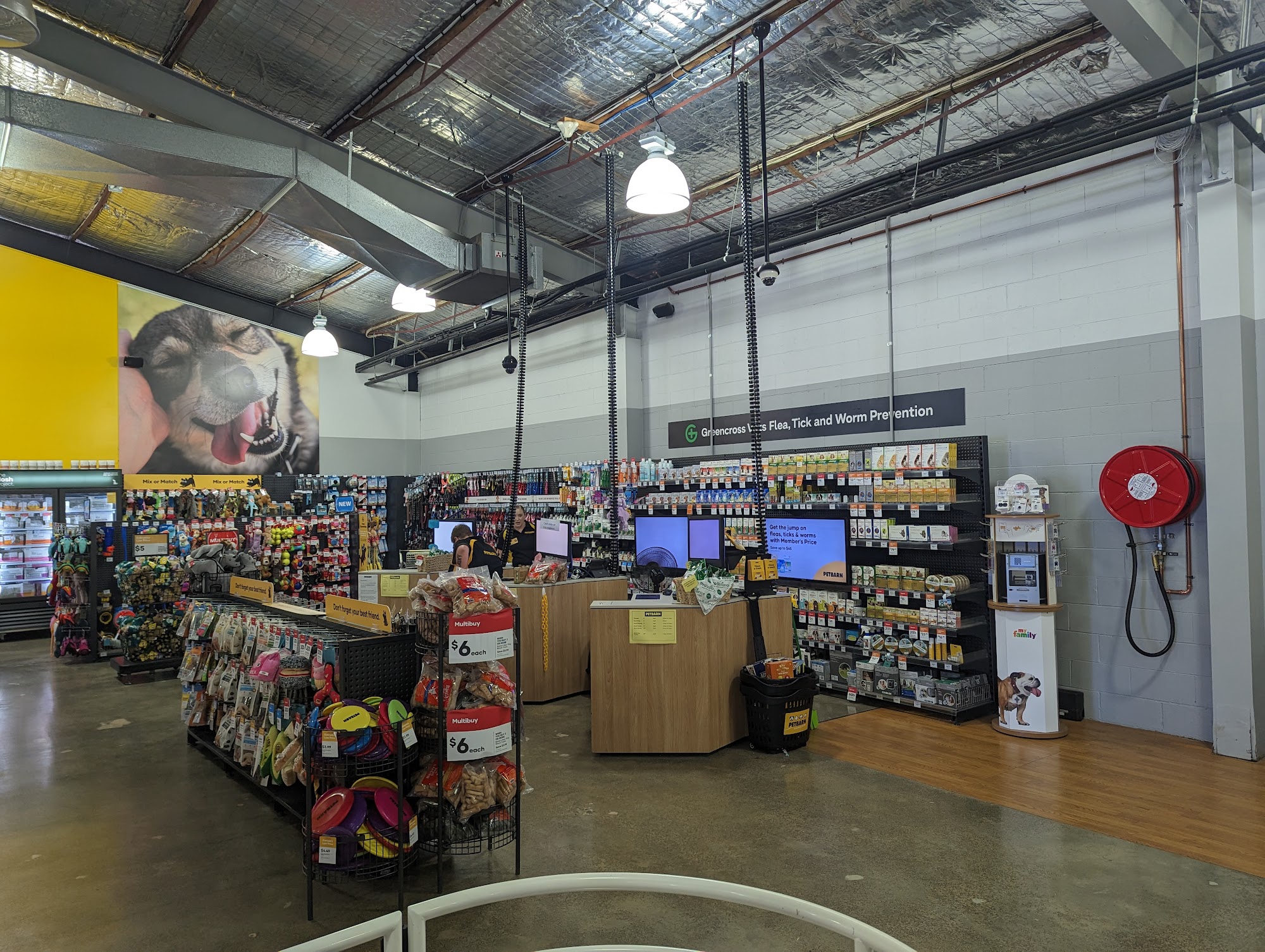 Petbarn Nowra
