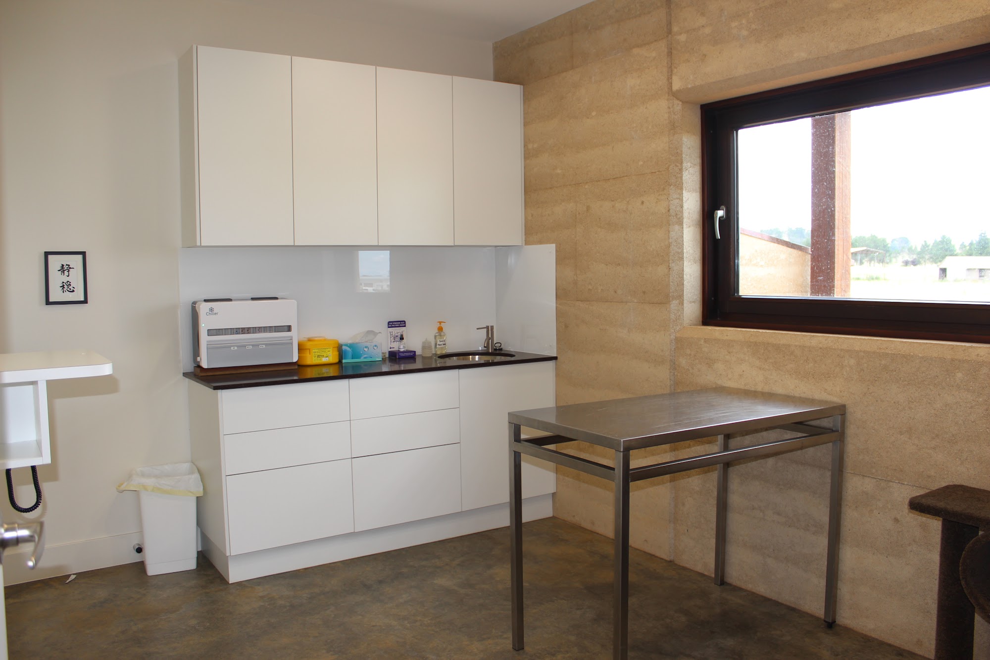 Snowy Vets - Cooma (24/7 Emergency Service) — Pet Groomers