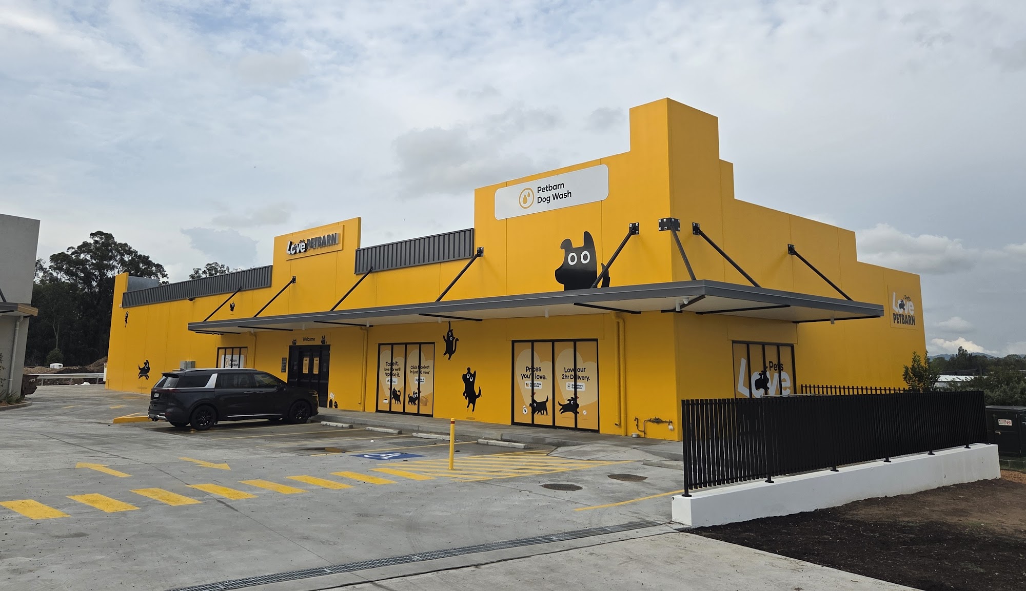 Petbarn Huntlee — Pet Groomers