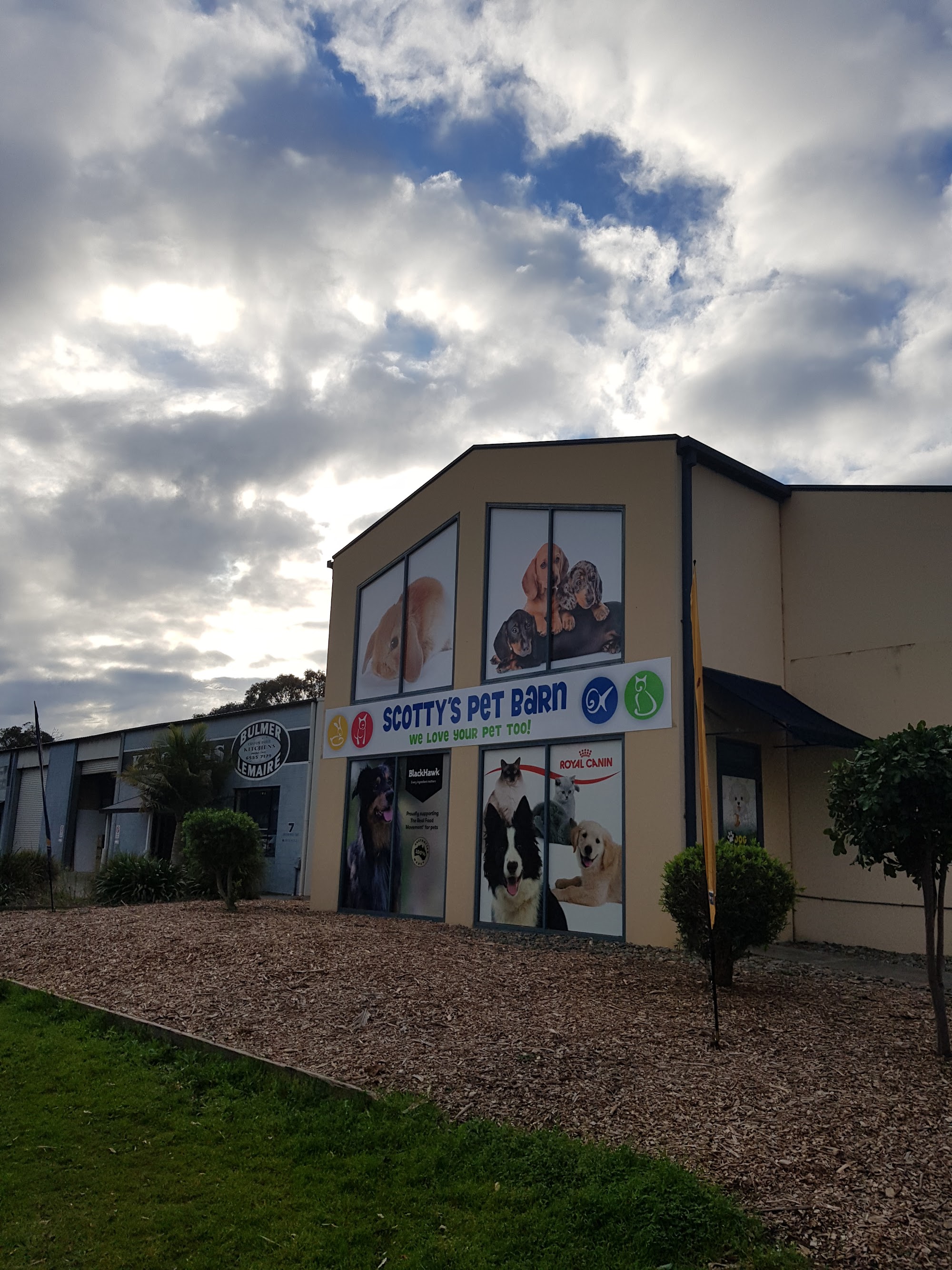 Scotty's Pet Barn — Pet Groomers