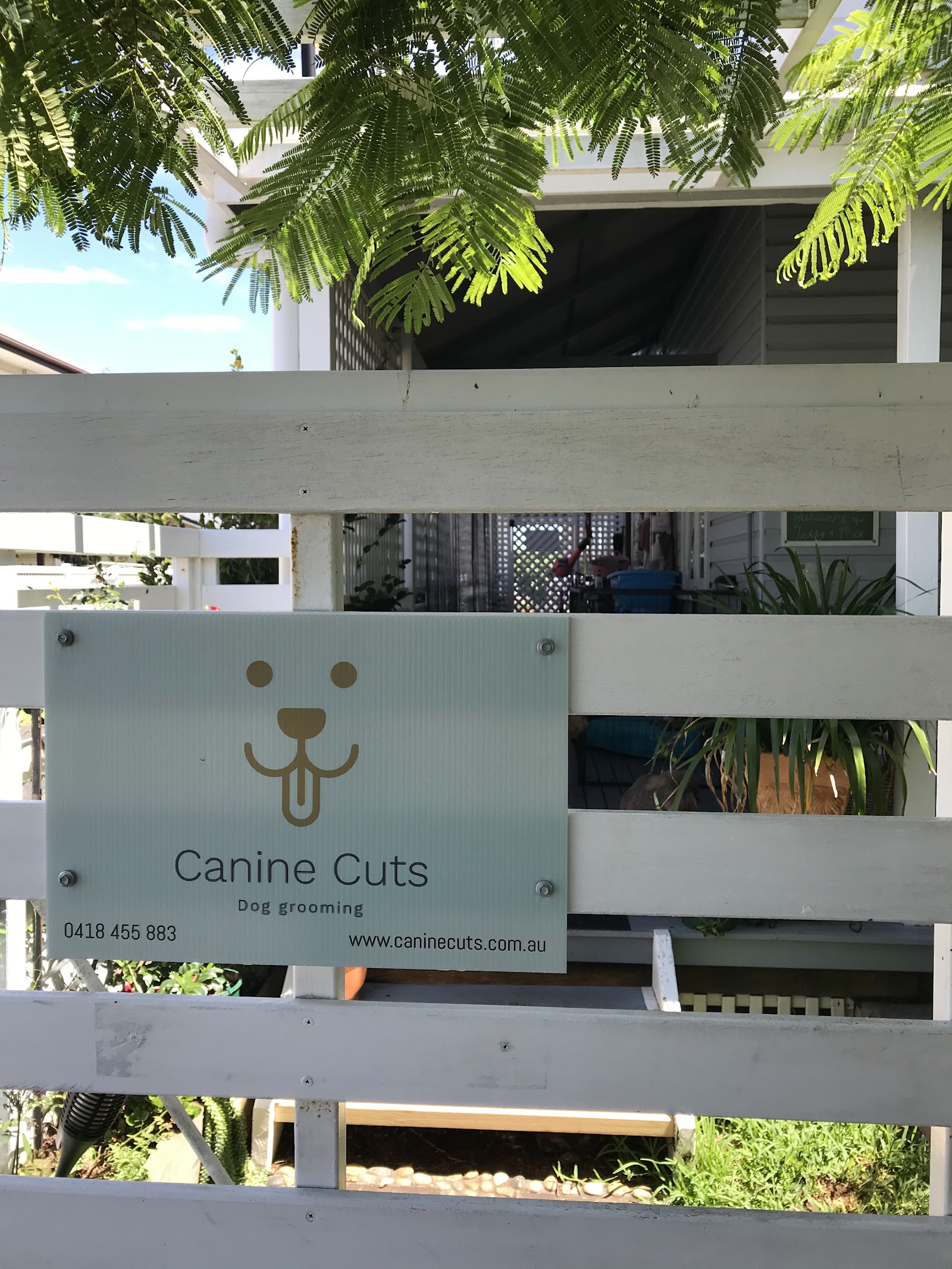 Canine Cuts ‘learn to groom your own dog’ Workshops logo