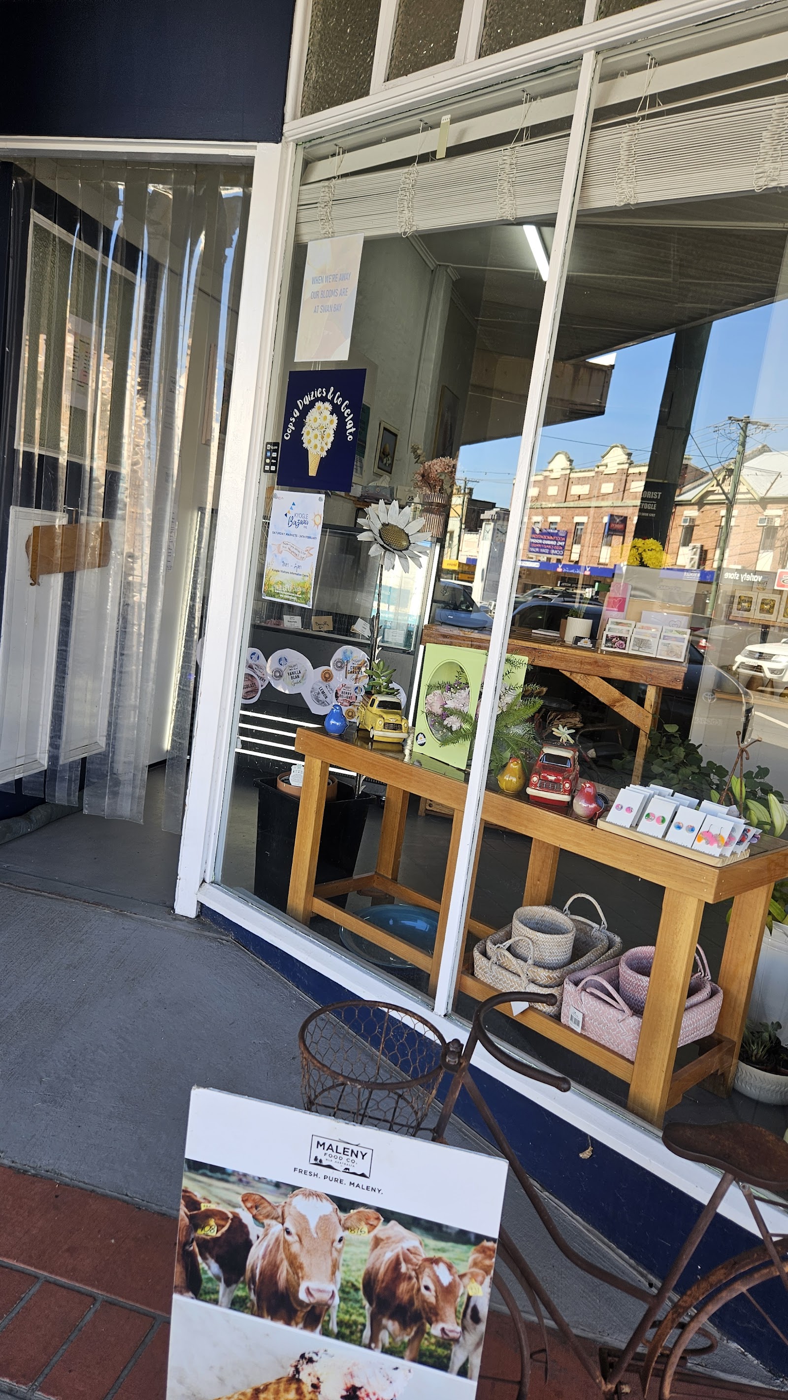 Oopsa Daizies & Co — Pet Groomers