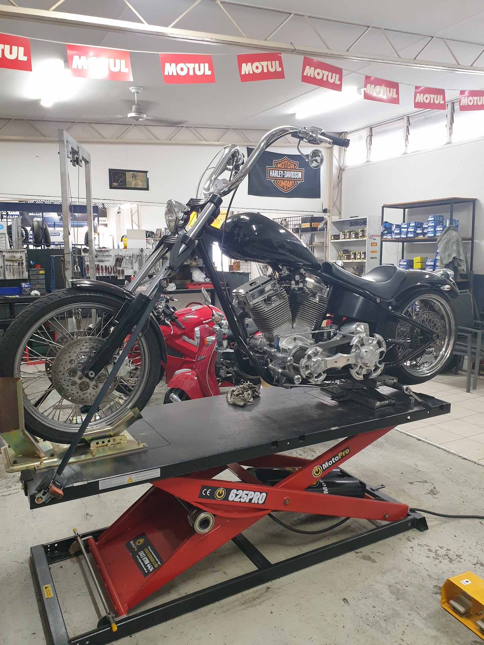 Gold Coast Motorcycle Tyres & Mechanical