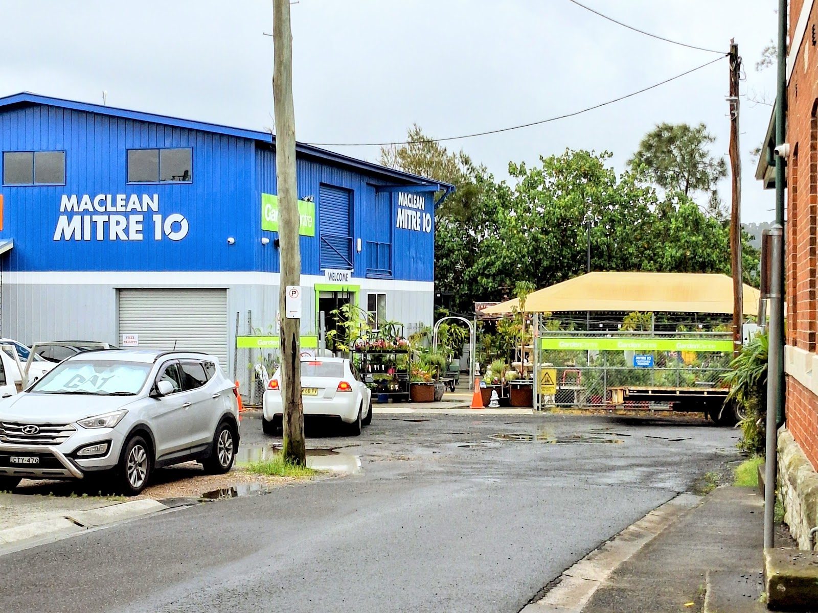 Maclean Mitre 10 — Pet Groomers