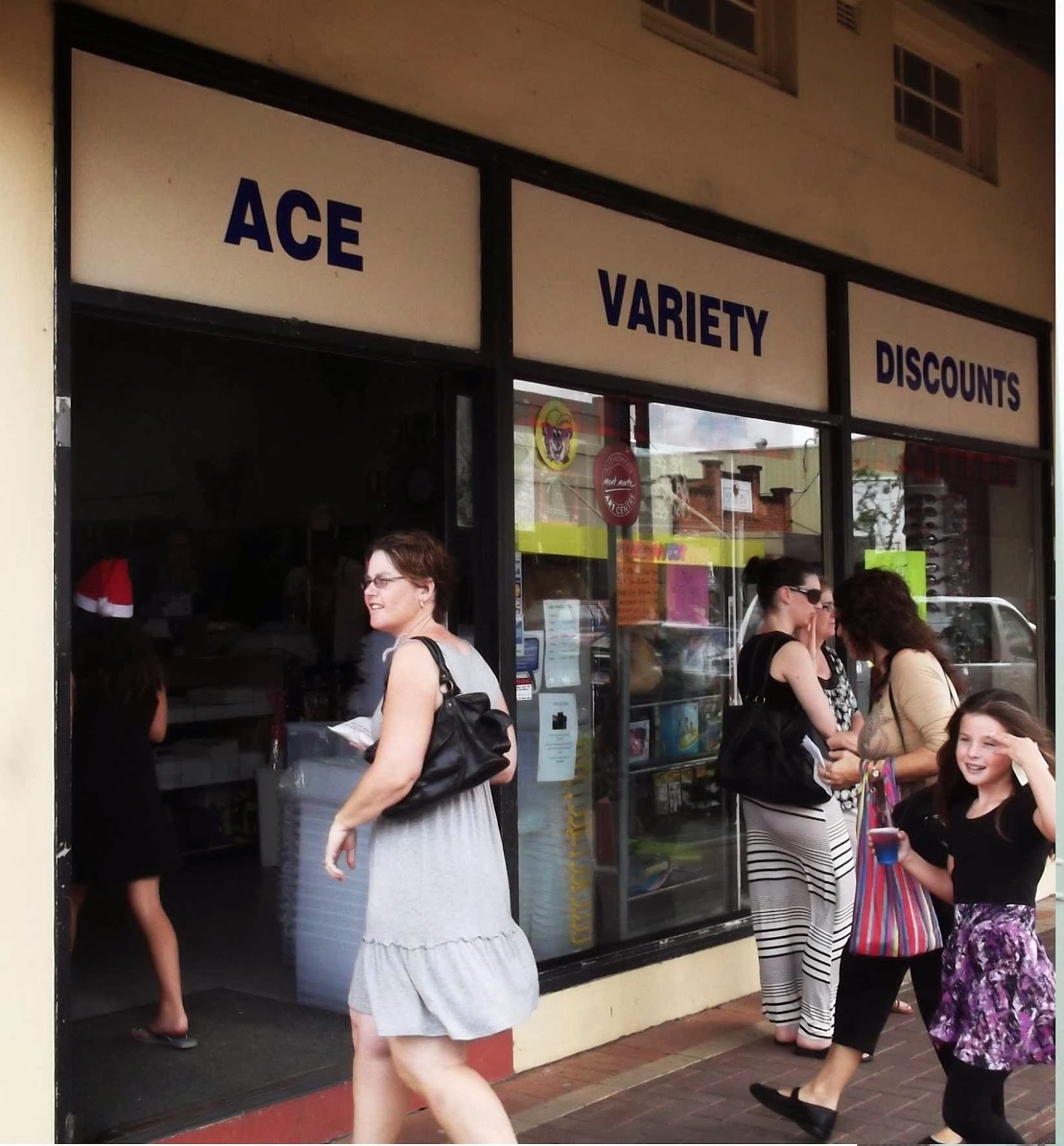 ace variety discounts maclean — Pet Groomers