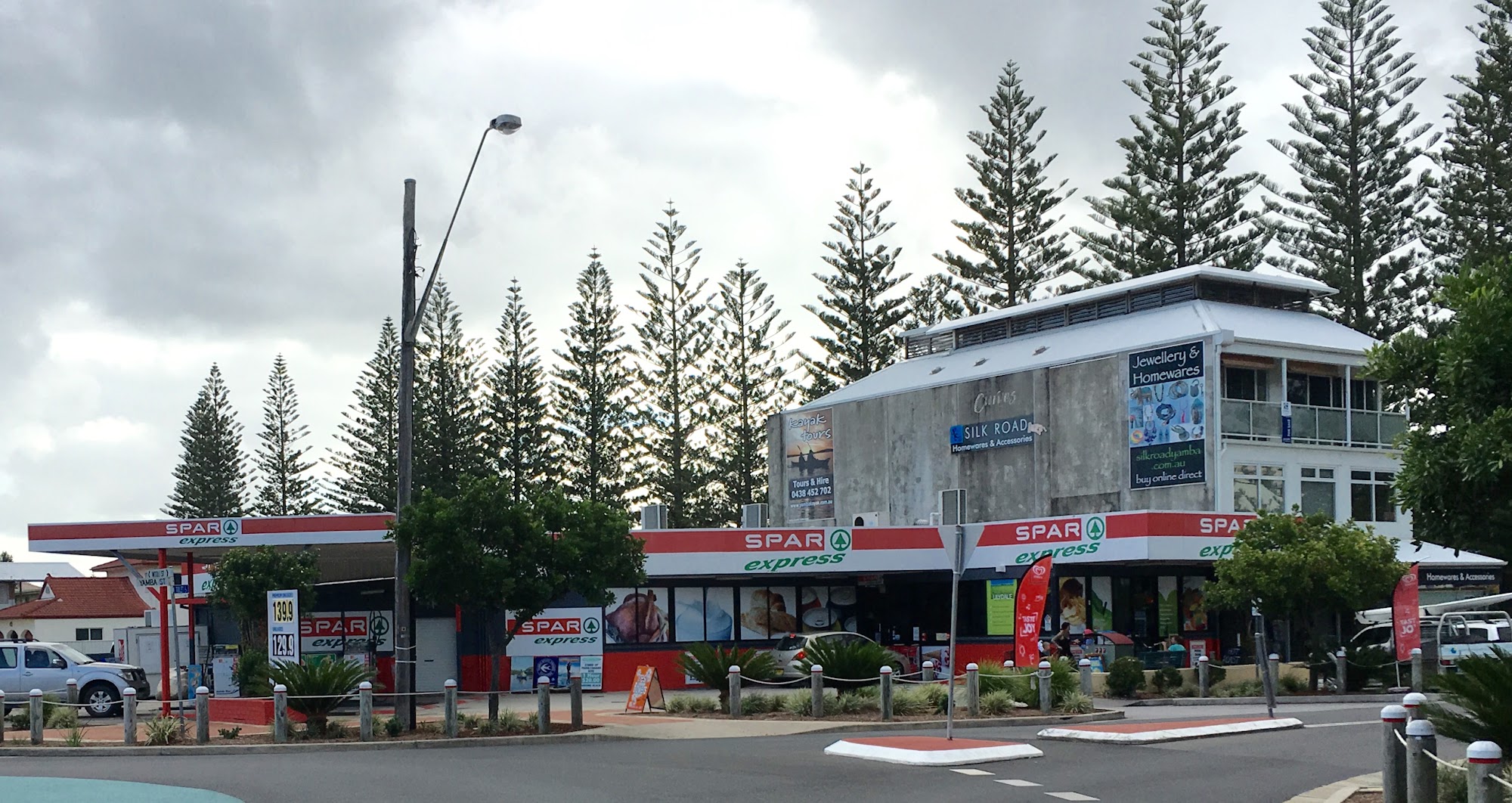 SPAR Express — Pet Groomers