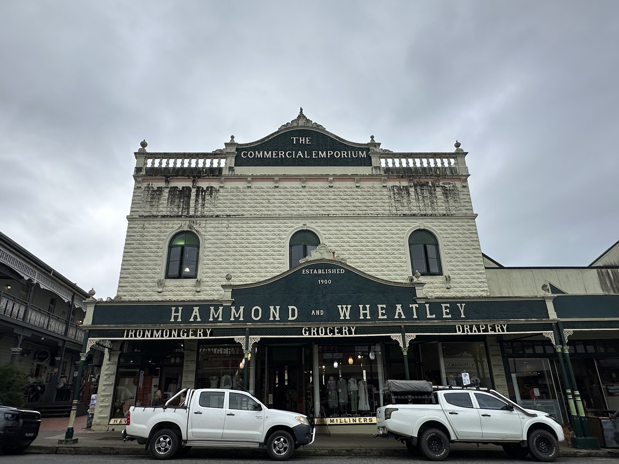 Bellingen IGA — Pet Groomers