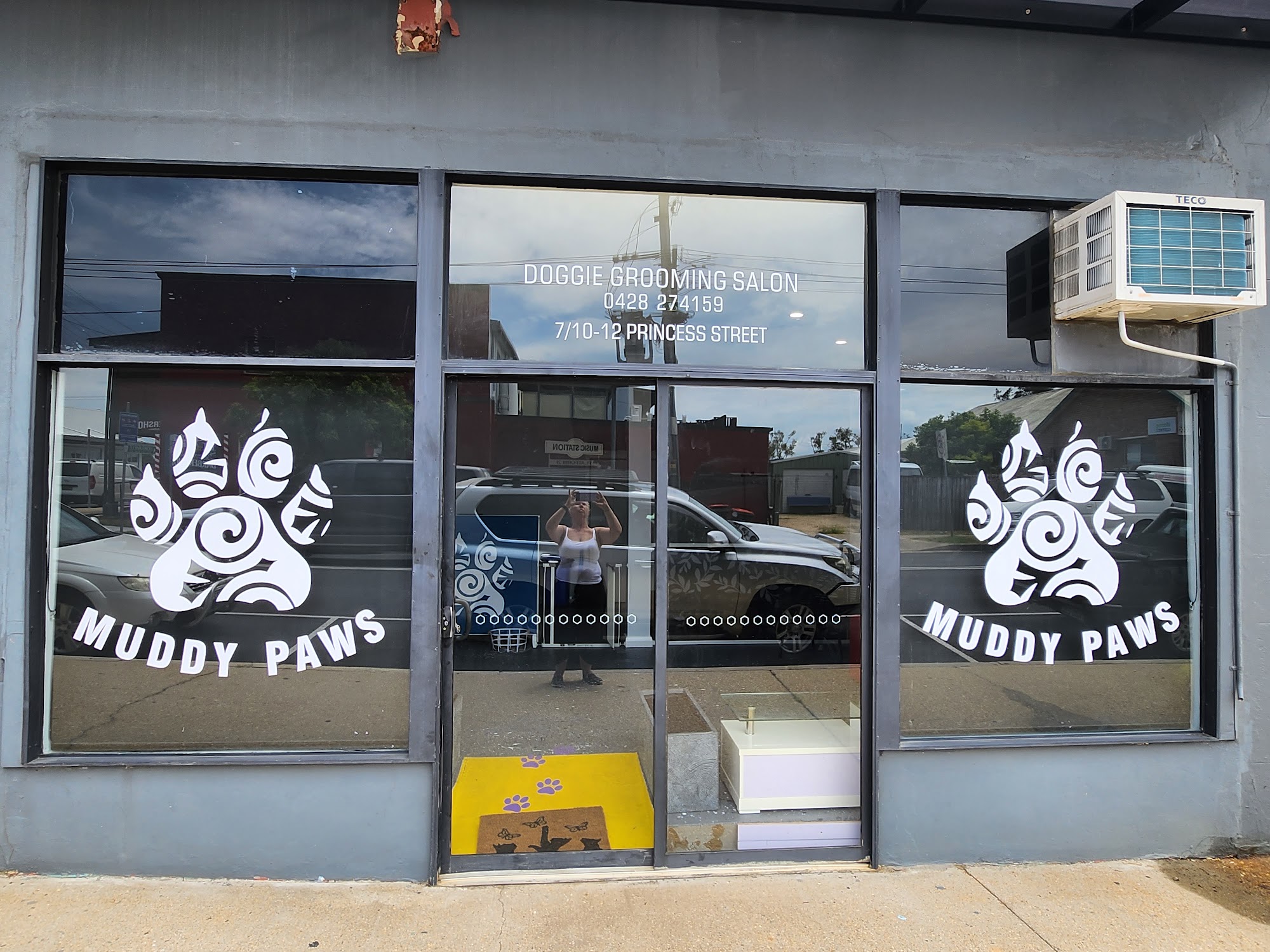 Muddy Paws Dog Grooming Salon Yarrahapinni NSW 2441 — Pet Groomers