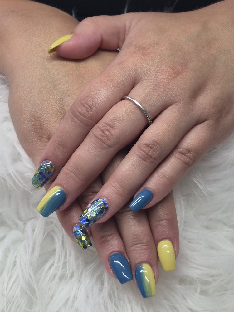 Kellies Custom Claws and Sparkle by Kellie south west rocks