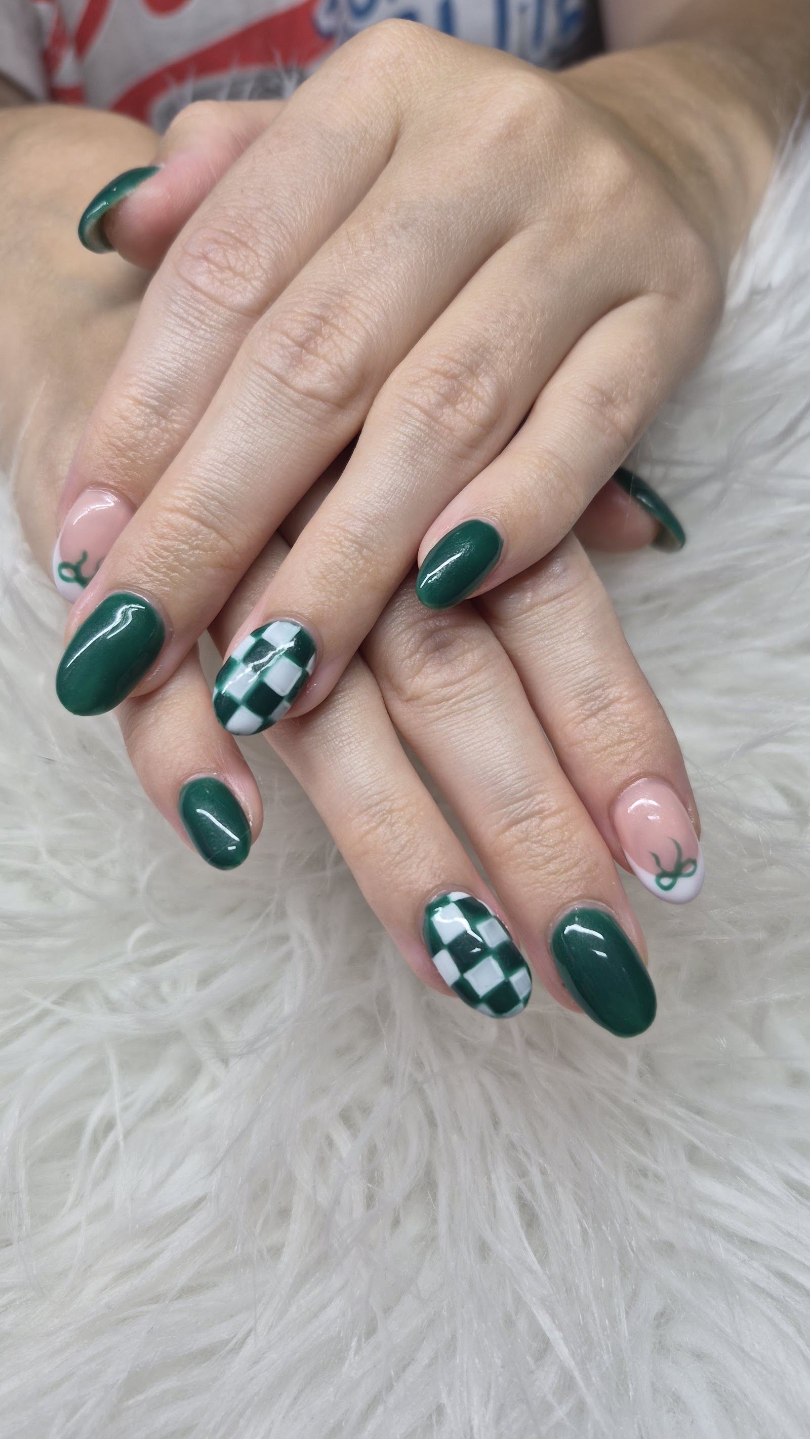 Kellies Custom Claws and Sparkle by Kellie south west rocks