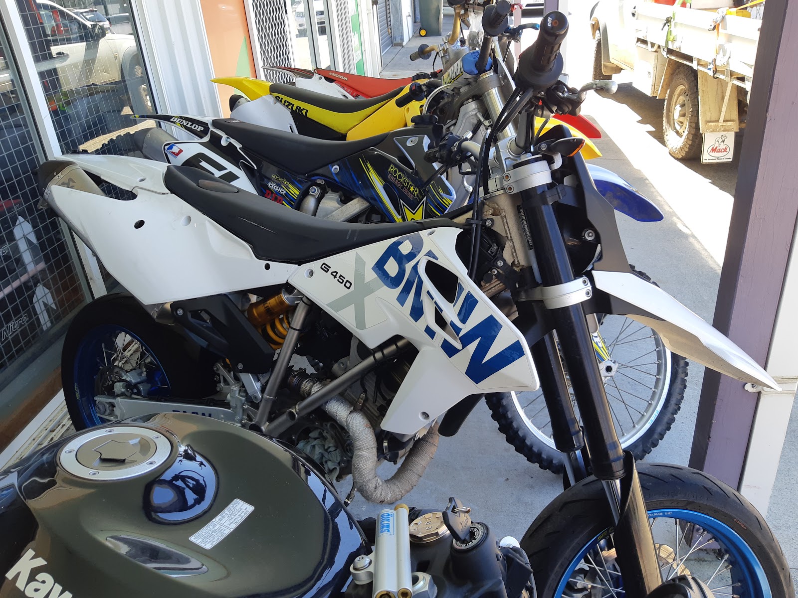 HPN Moto Garage