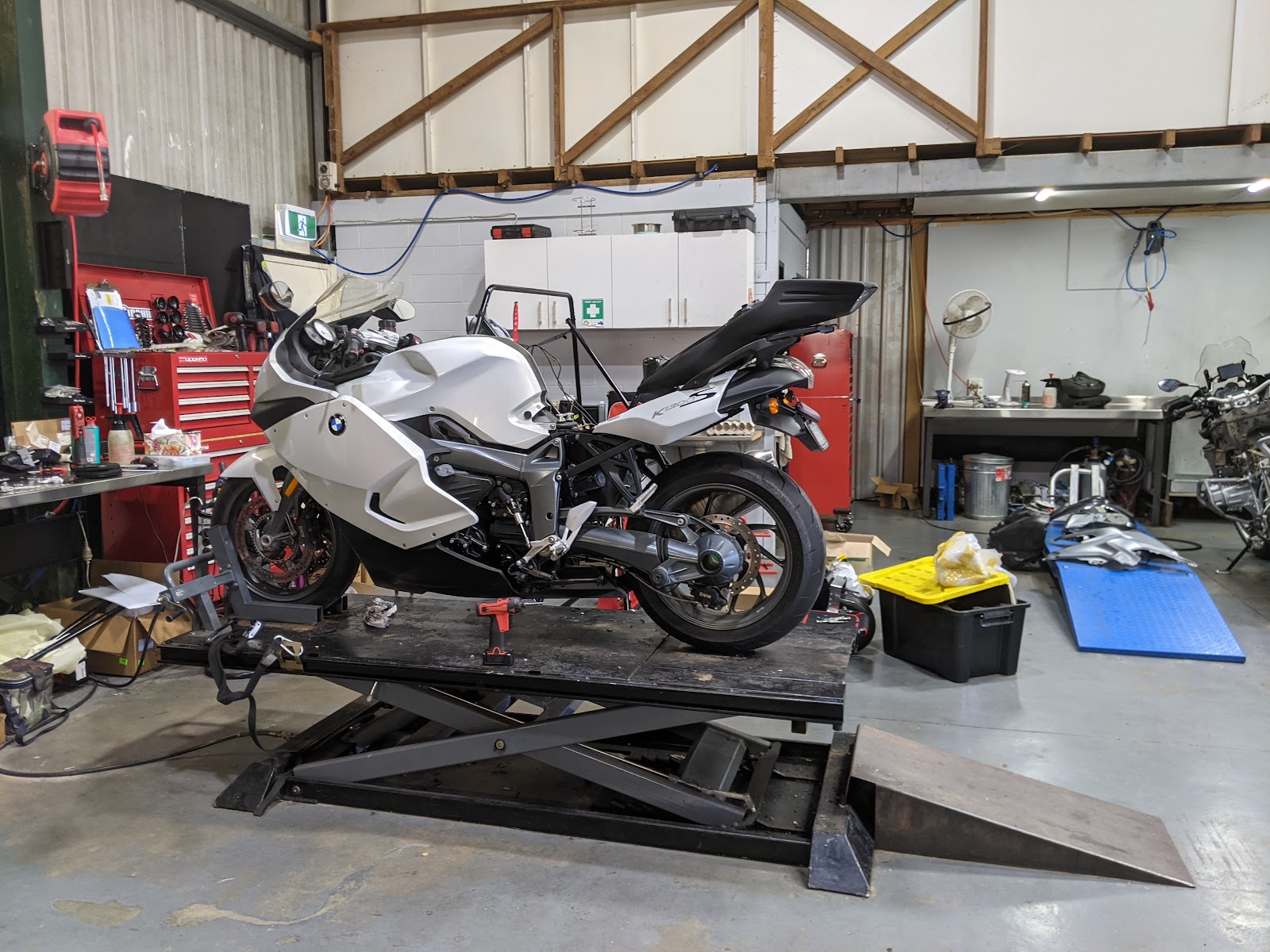 HPN Moto Garage