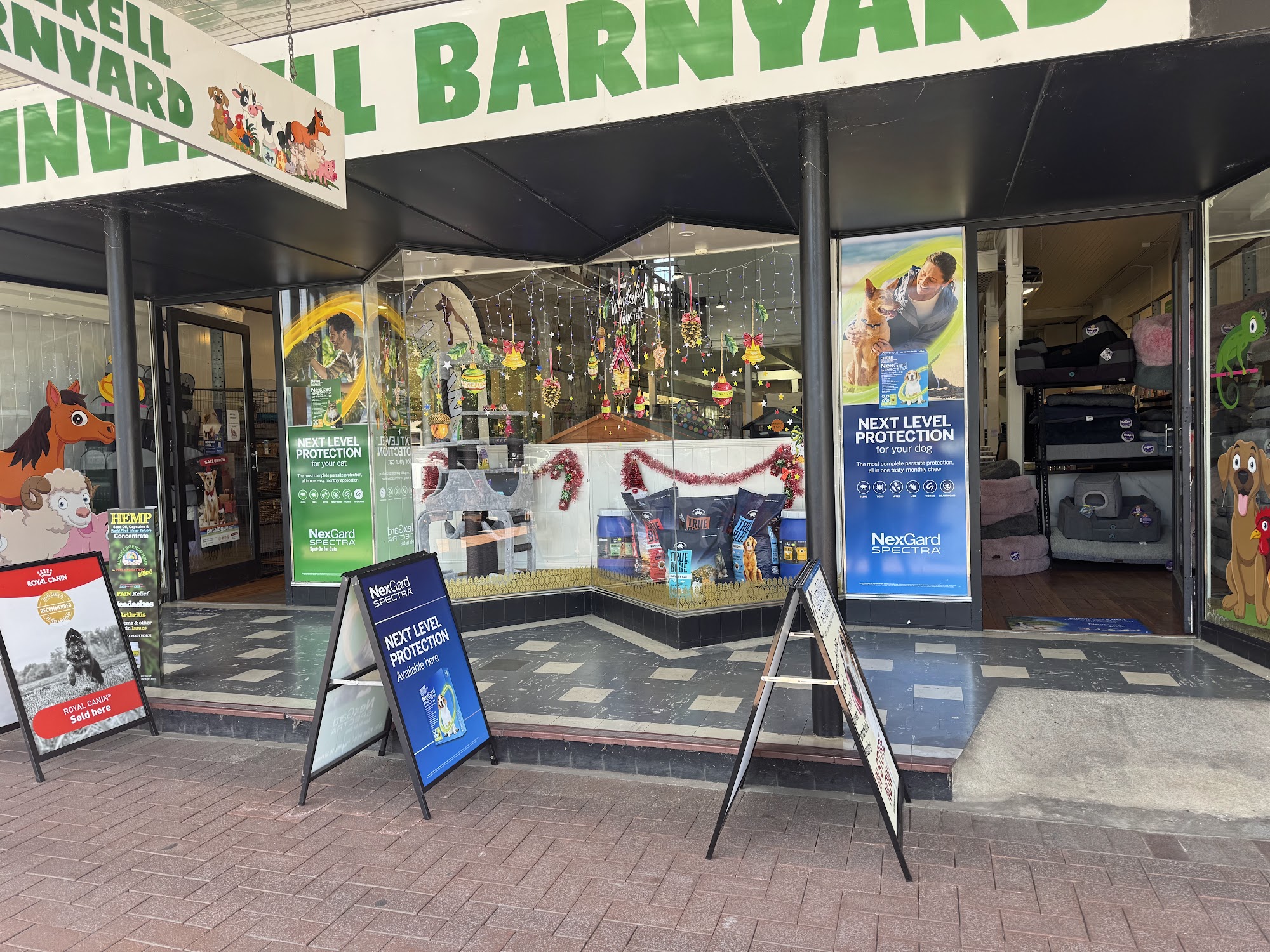 Inverell Barnyard — Pet Groomers