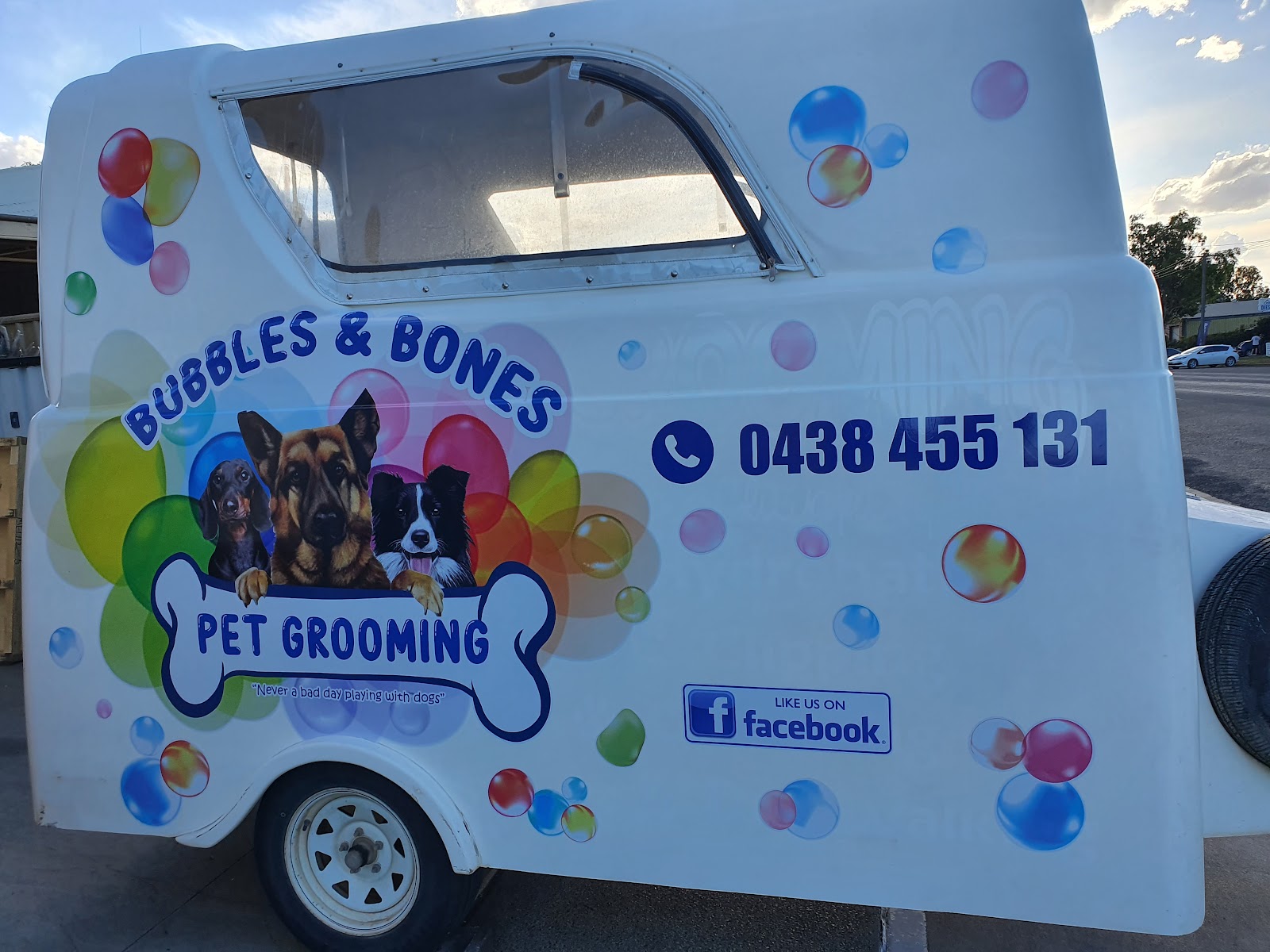 Bubbles & Bones Pet Grooming